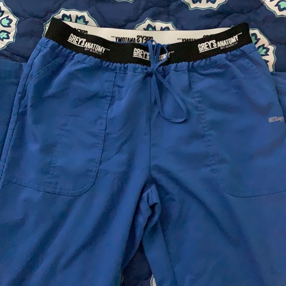 Grey’s anatomy scrub pants - Picture 2 of 3